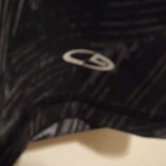 Champion Knee High Workout Legging Shorts - Size Medium - Picture 3 of 7